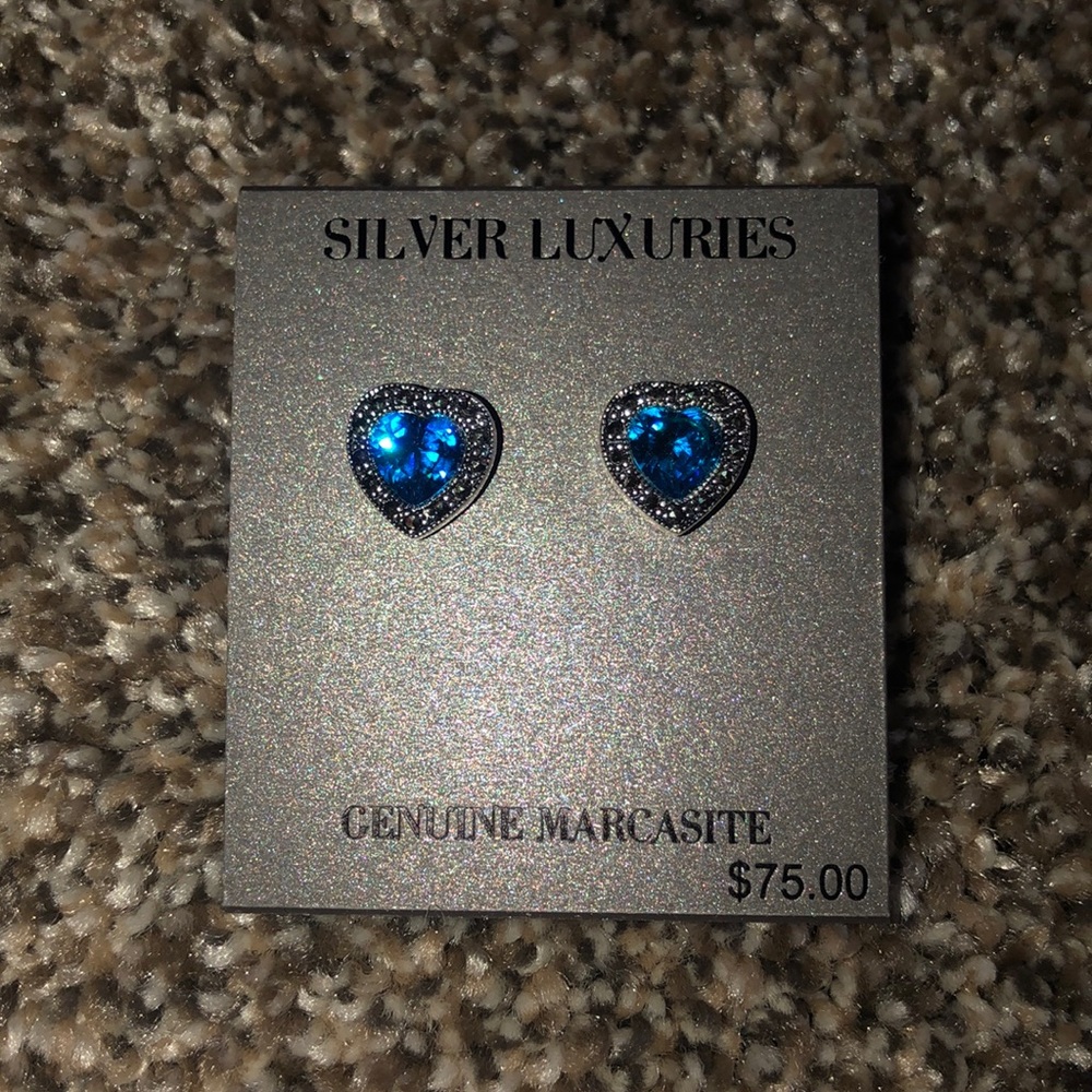 NEW‎ Silver Luxuries Genuine Marcasite Earrings 💙
